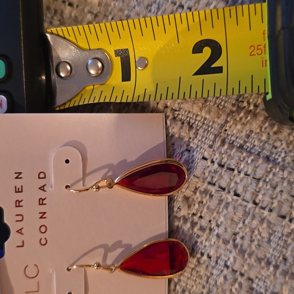 LC LAUREN CONRAD BRAND WOMEN'S RED TEARDROPS FASHION JEWELRY EARRINGS - Picture 7 of 8